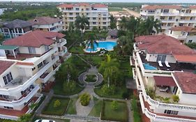Residencial Las Palmeras De Willy Boca Chica
